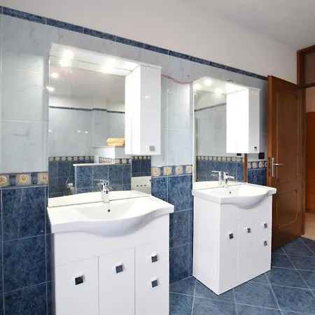 2 Bedroom Beautiful Apartment In Omegna * Omegna