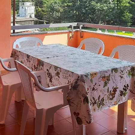 2 Bedroom Beautiful Apartment In Omegna Apartament *