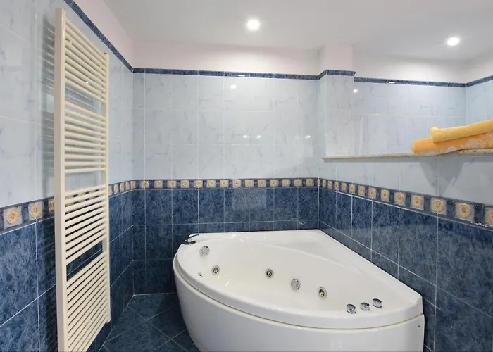 2 Bedroom In Διαμέρισμα *